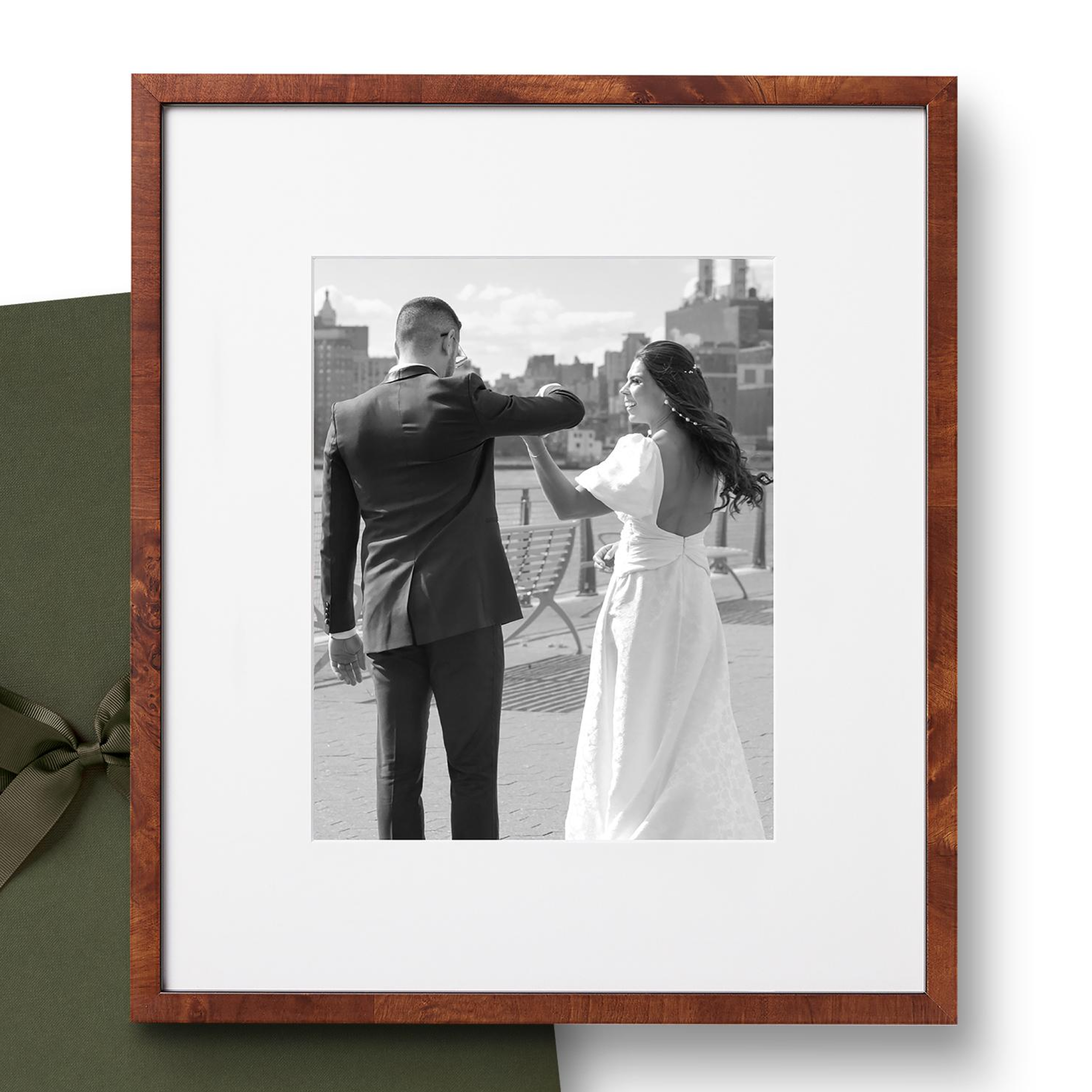 The Perfect Gift: 14x16