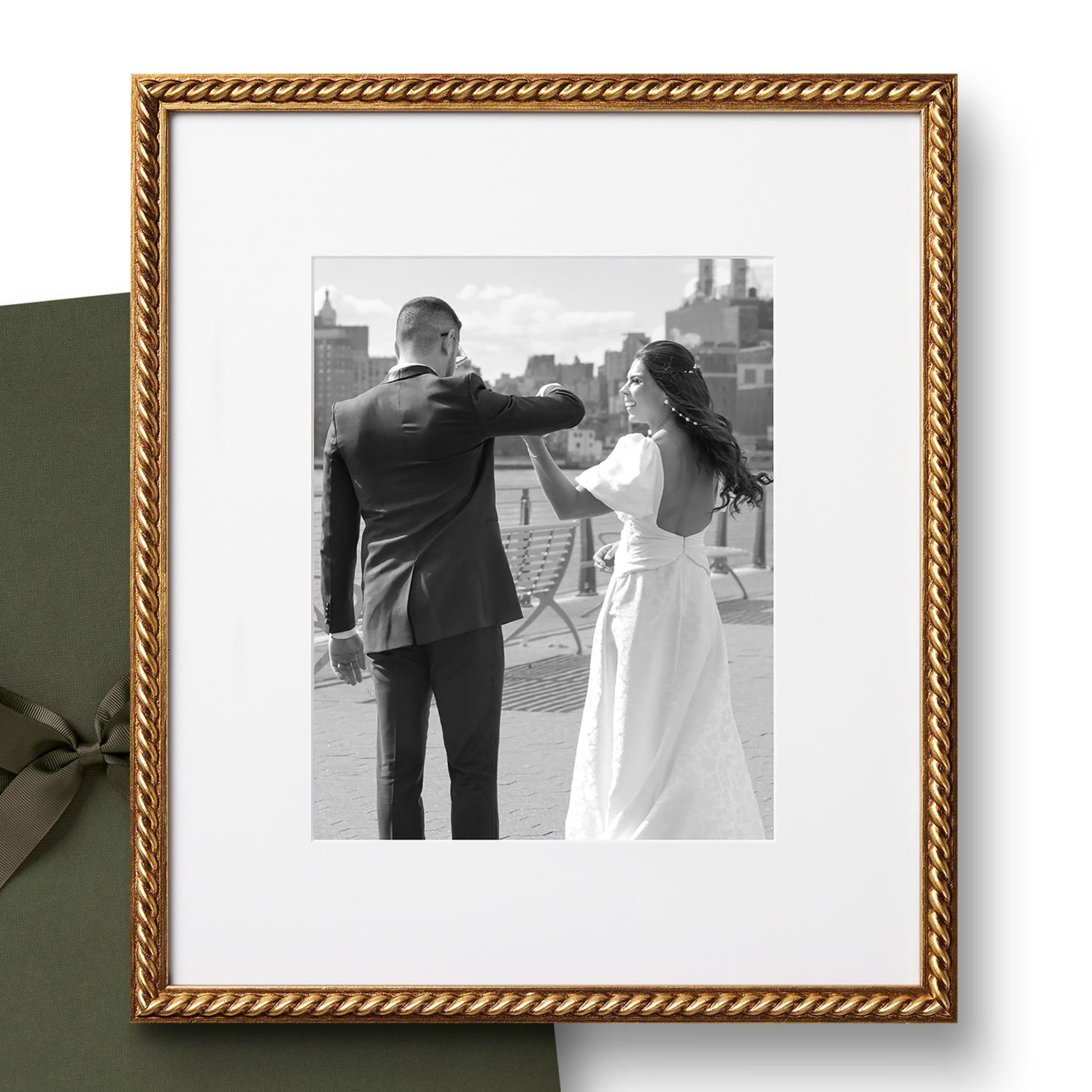 The Perfect Gift: 14x16 - Image 19